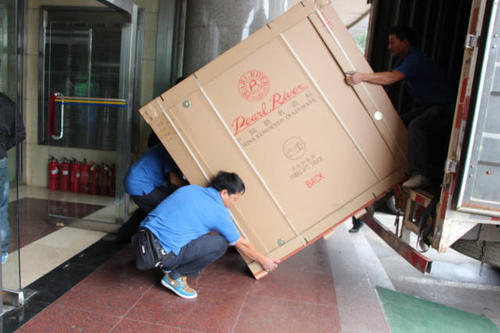 依兰钢琴贵重工艺品无忧运